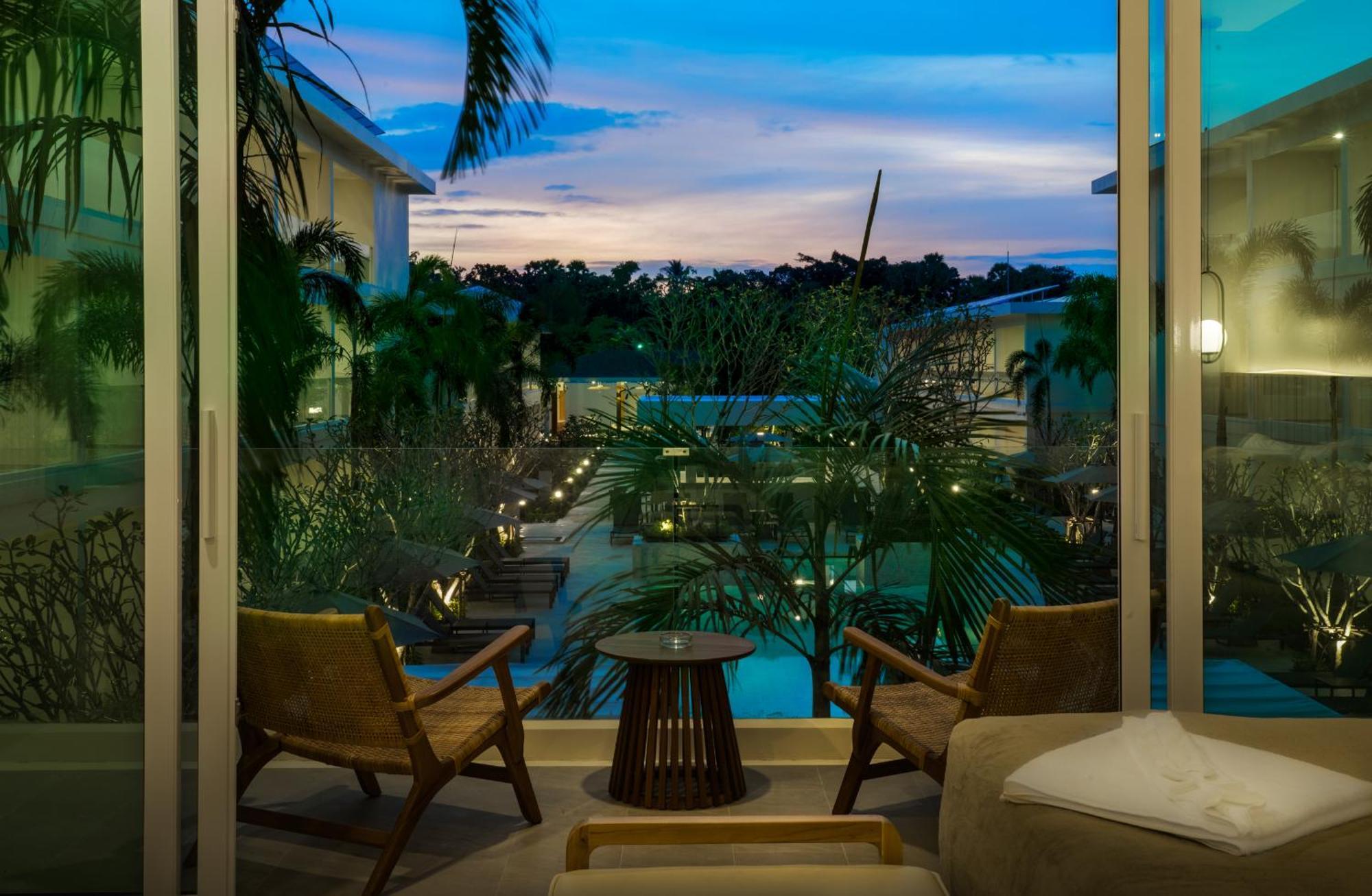 Niranapa Boutique Resort Pantai Kata Luaran gambar