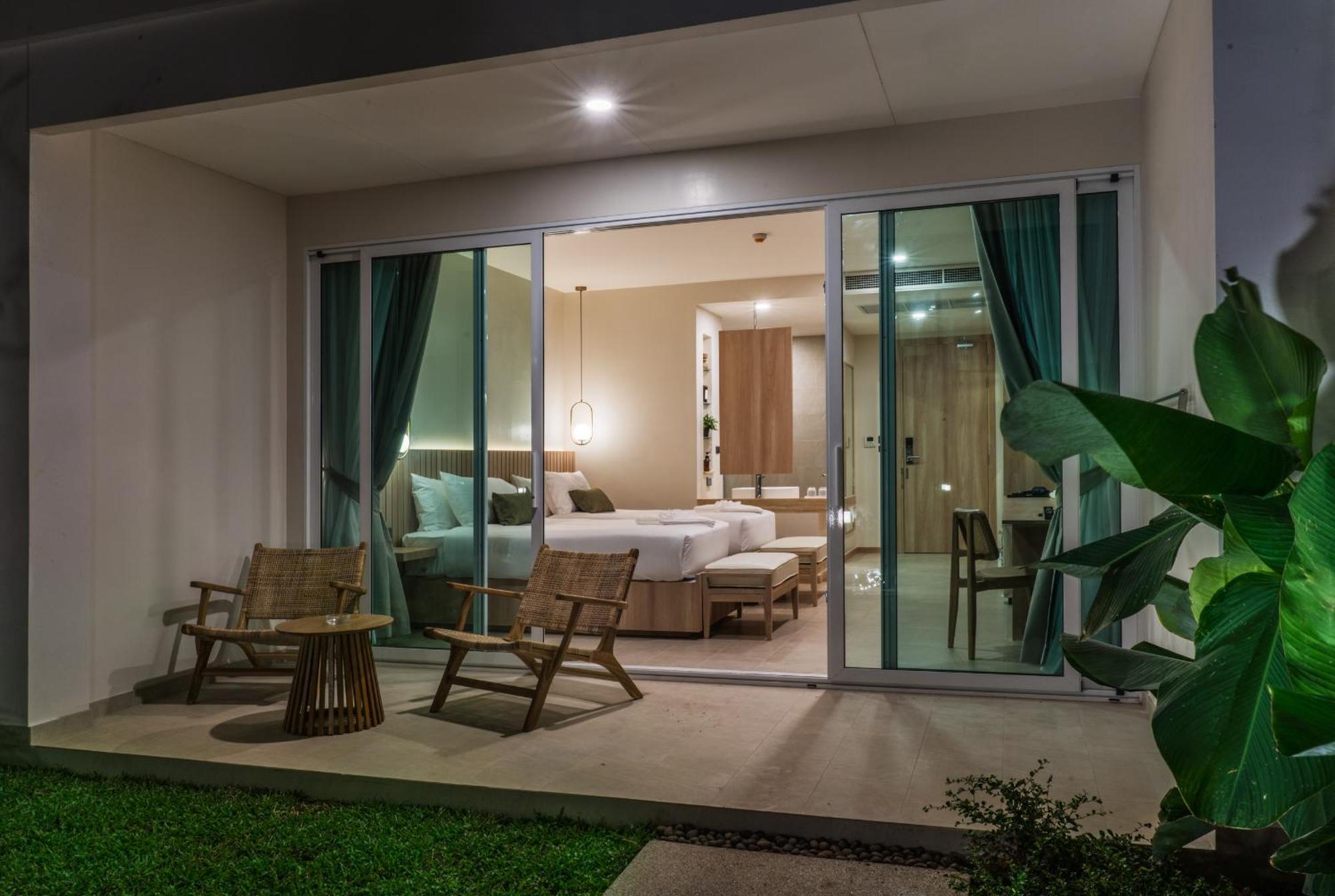 Niranapa Boutique Resort Pantai Kata Luaran gambar
