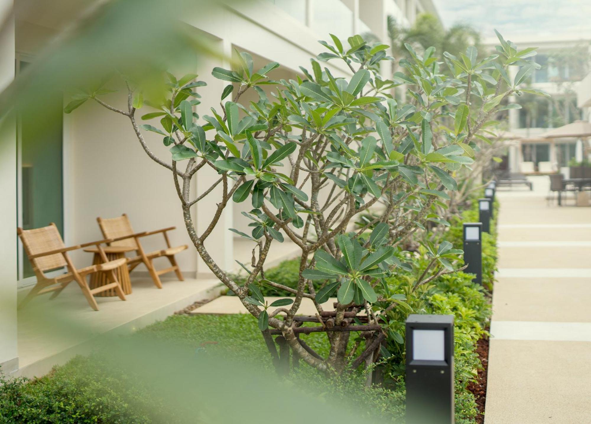 Niranapa Boutique Resort Pantai Kata Luaran gambar